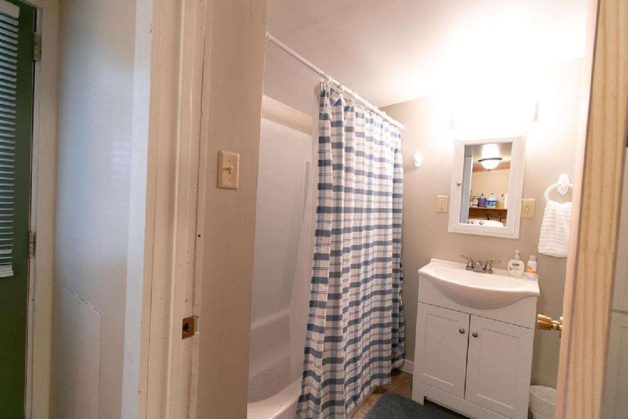 Downtown 2 Bedroom Cottage, Sleeps 6, Walking Distance To Honeywell, Downtown Restaurants, Shopping Wabash Bagian luar foto