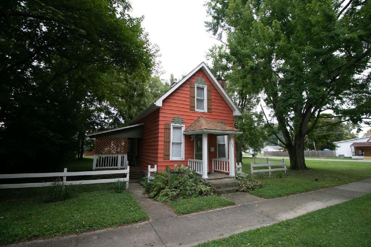 Downtown 2 Bedroom Cottage, Sleeps 6, Walking Distance To Honeywell, Downtown Restaurants, Shopping Wabash Bagian luar foto