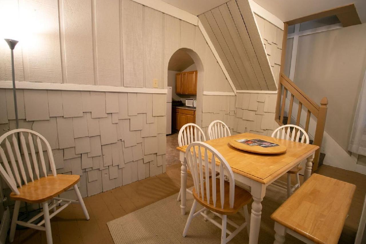 Downtown 2 Bedroom Cottage, Sleeps 6, Walking Distance To Honeywell, Downtown Restaurants, Shopping Wabash Bagian luar foto