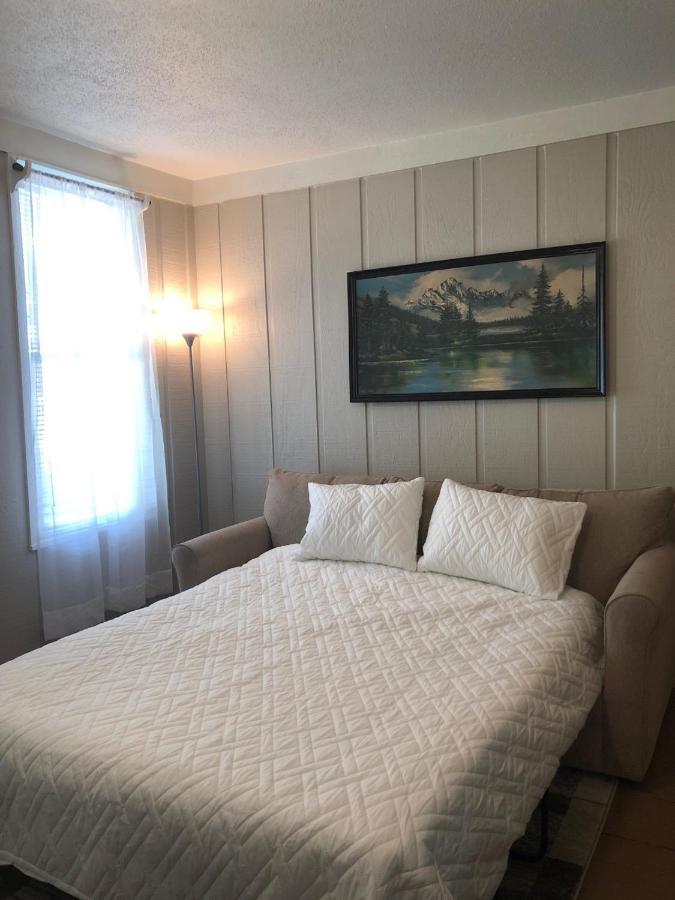 Downtown 2 Bedroom Cottage, Sleeps 6, Walking Distance To Honeywell, Downtown Restaurants, Shopping Wabash Bagian luar foto