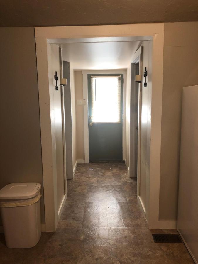 Downtown 2 Bedroom Cottage, Sleeps 6, Walking Distance To Honeywell, Downtown Restaurants, Shopping Wabash Bagian luar foto