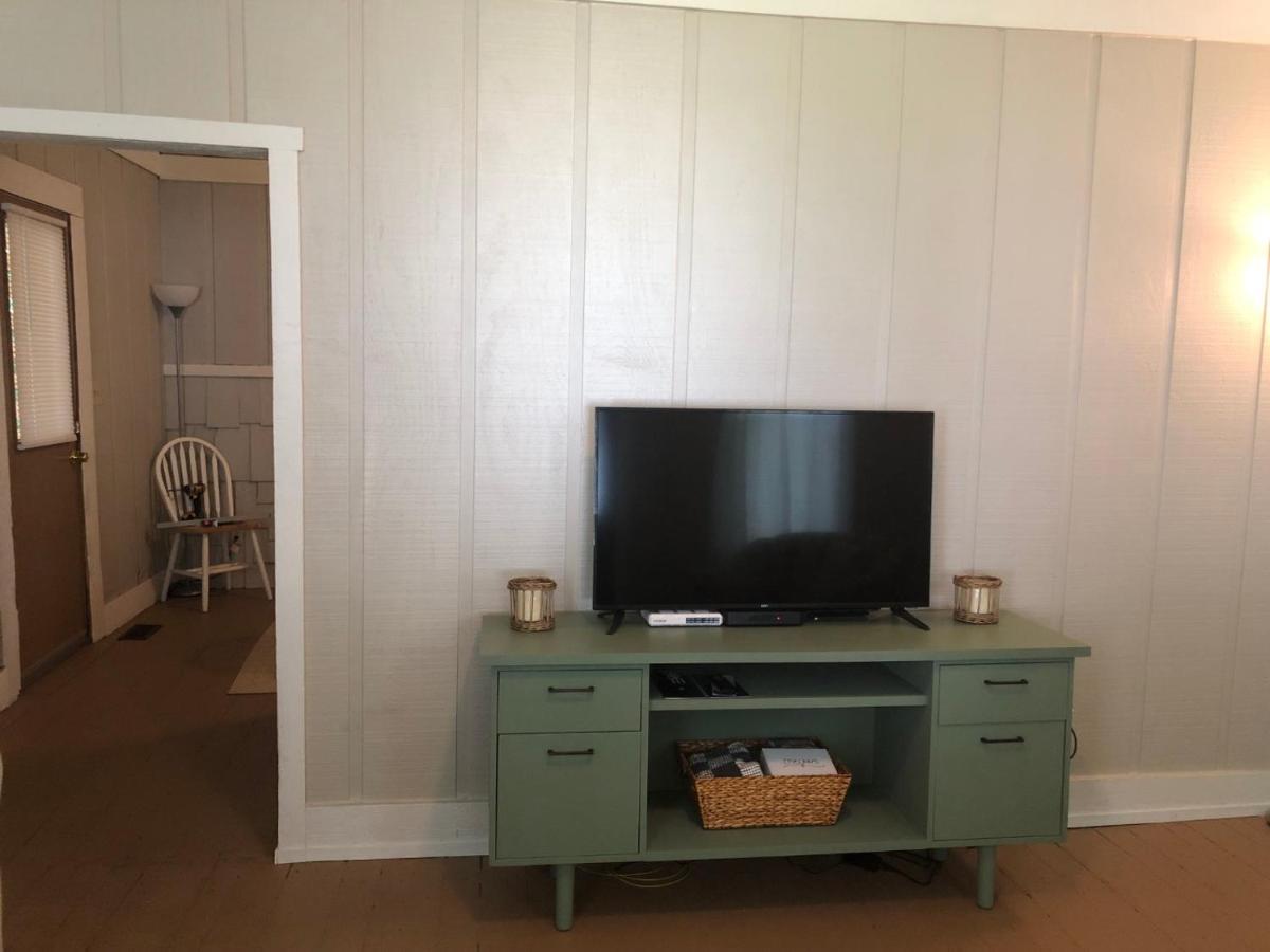 Downtown 2 Bedroom Cottage, Sleeps 6, Walking Distance To Honeywell, Downtown Restaurants, Shopping Wabash Bagian luar foto