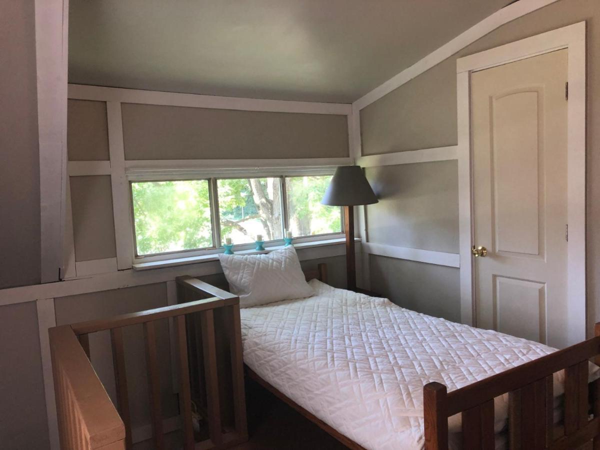 Downtown 2 Bedroom Cottage, Sleeps 6, Walking Distance To Honeywell, Downtown Restaurants, Shopping Wabash Bagian luar foto