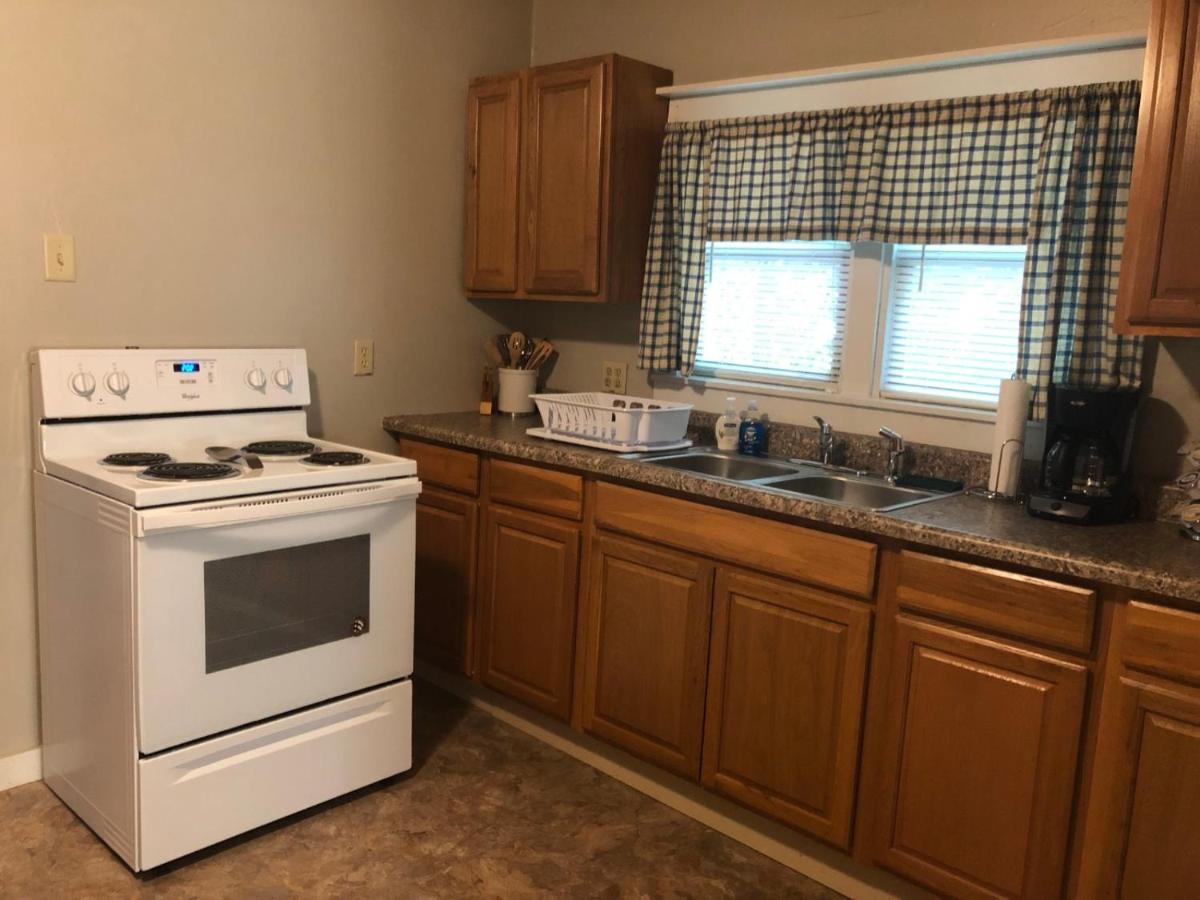 Downtown 2 Bedroom Cottage, Sleeps 6, Walking Distance To Honeywell, Downtown Restaurants, Shopping Wabash Bagian luar foto