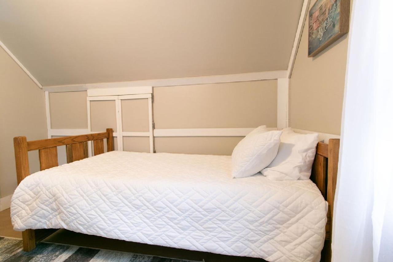 Downtown 2 Bedroom Cottage, Sleeps 6, Walking Distance To Honeywell, Downtown Restaurants, Shopping Wabash Bagian luar foto